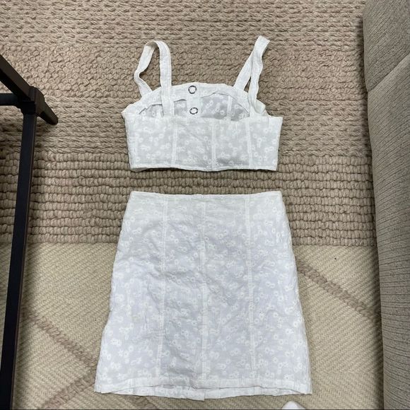 White Two-Piece Set - Picture 4 of 6